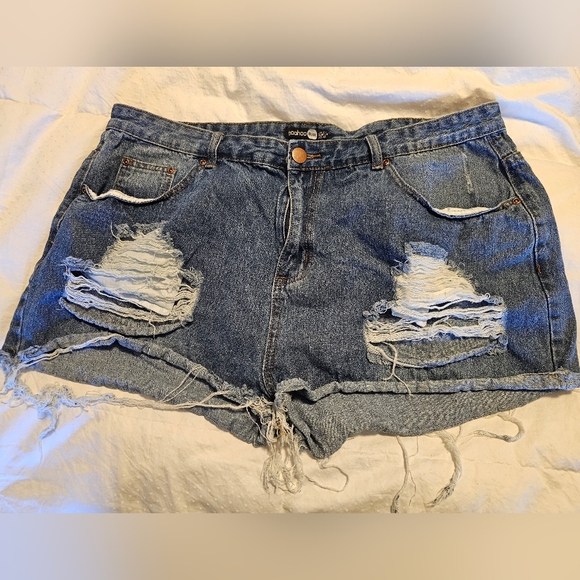 BooHoo Denim Shorts - Size US16 - Picture 4 of 7